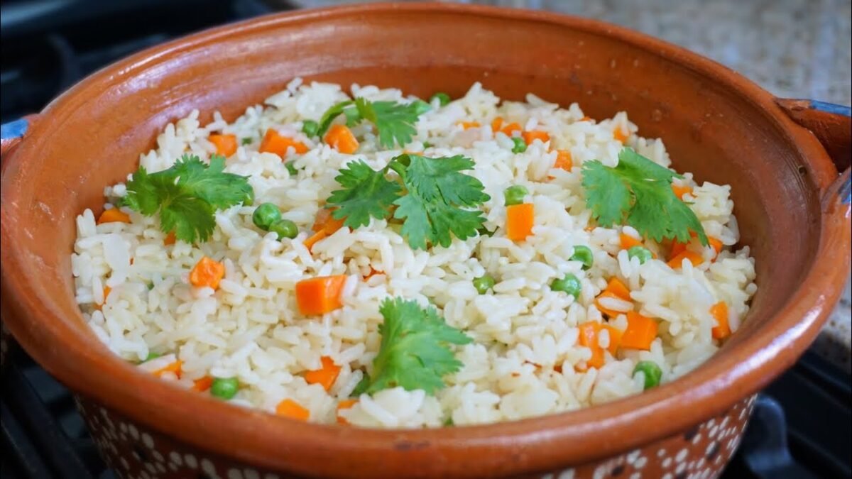 ARROZ BLANCO A LA MANTEQUILLA CON ZANAHORIA Y CHÍCHAROS “ESTE ARROZ NO LES FALLARÁ”