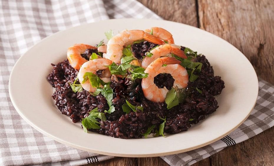 Arroz Negro con Camarones